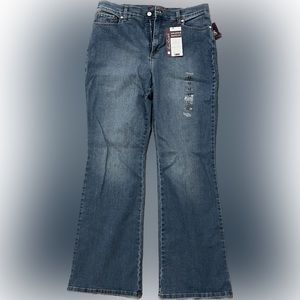 NWT Gloria Vanderbilt Women's Amanda Bootcut Denim Jean